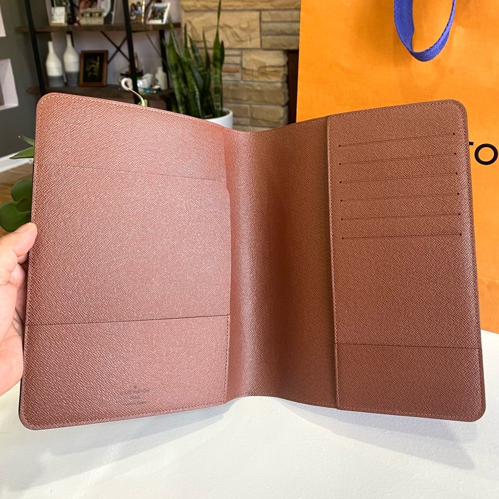 ***Closet Clear Out***BRAND NEW Louis Vuitton Desk Agenda